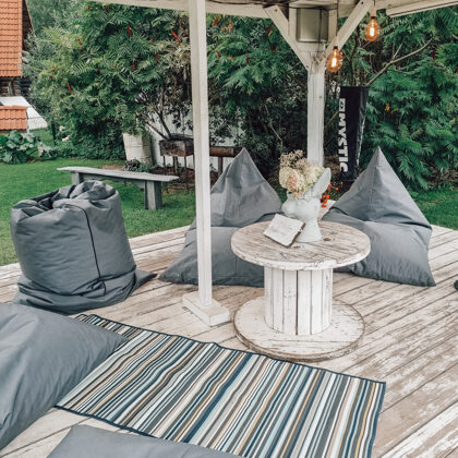 Atpūta, miers un sarunas mīt te!